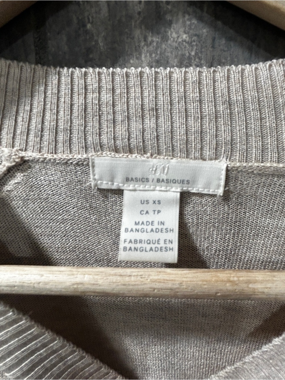 H&M Beige Crewneck Lightweight Women's Sweater - Picture 2 of 6